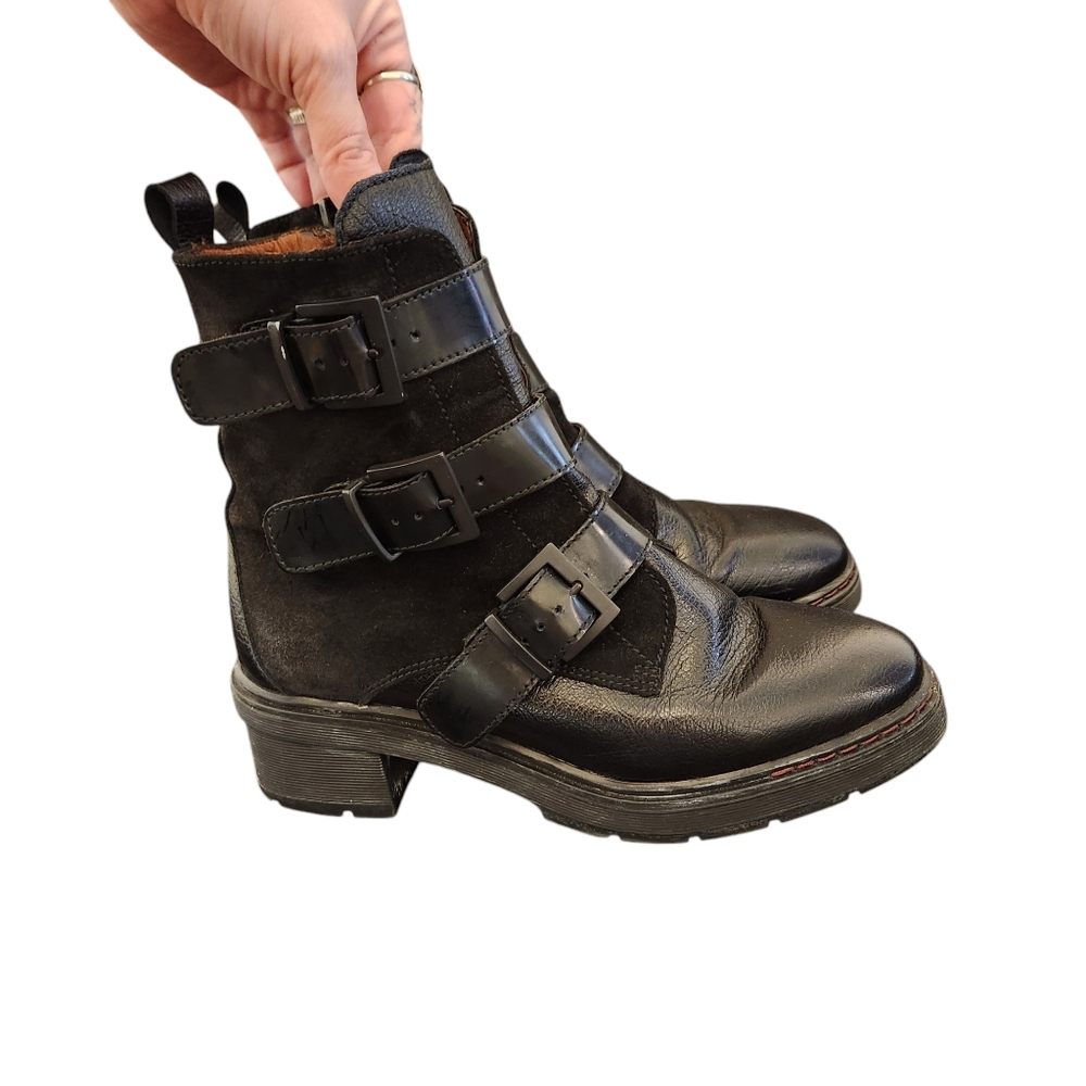 Black Combat Moto Boots with Buckle Straps leather italian